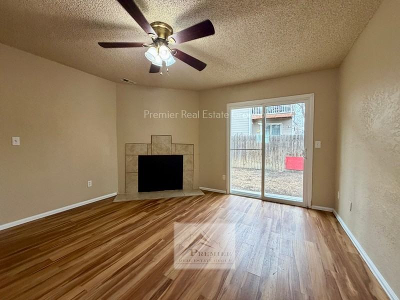 1160 Mazatlan Cir - Photo 4 of 9