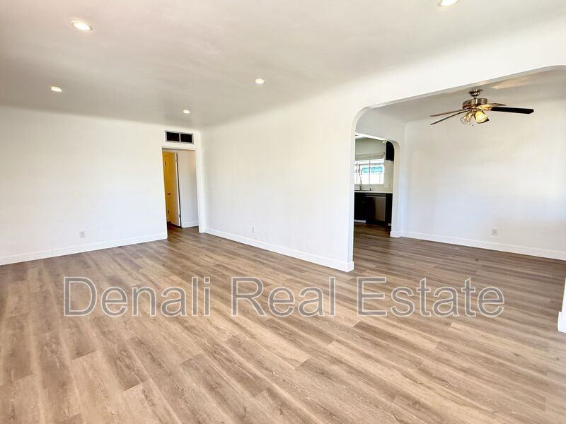 102 W 8th Pl - Photo 4 of 23