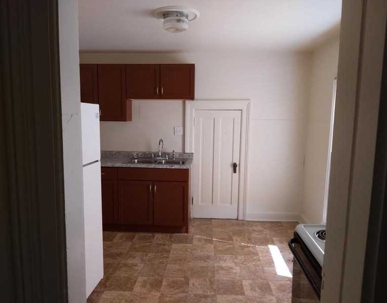 508 W Irving Ave - Photo 5 of 12