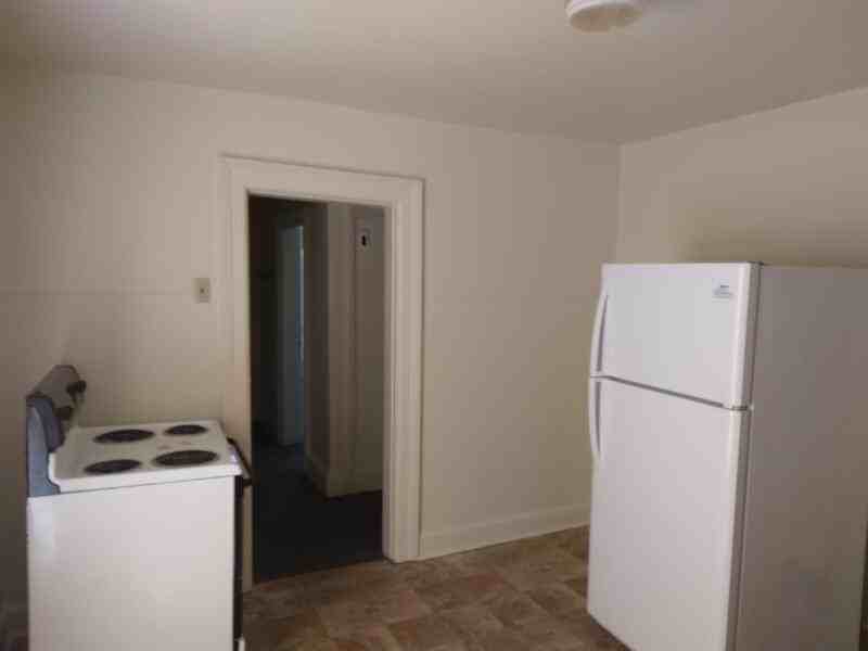 508 W Irving Ave - Photo 6 of 12