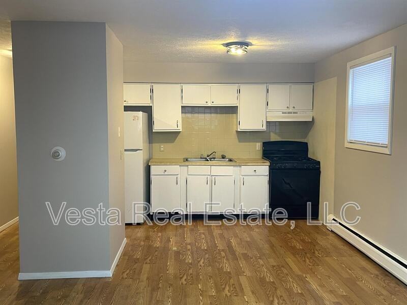 1007 Sheryl Ln - Photo 2 of 9