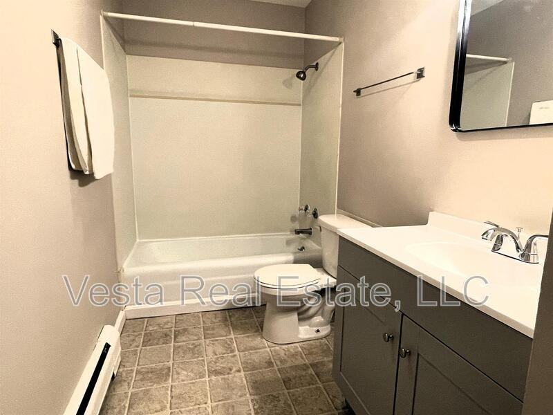 1007 Sheryl Ln - Photo 4 of 9