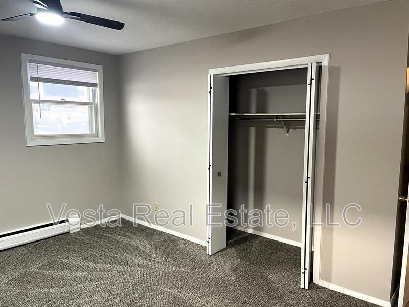 1007 Sheryl Ln - Photo 6 of 9