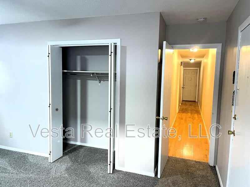 1007 Sheryl Ln - Photo 7 of 9