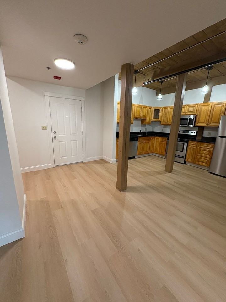 Bostonian Shoe Lofts - Photo 6 of 26