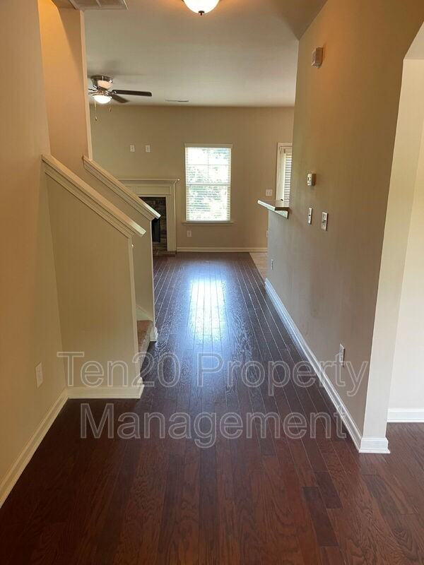 1326 Ingersoll Dr - Photo 2 of 31