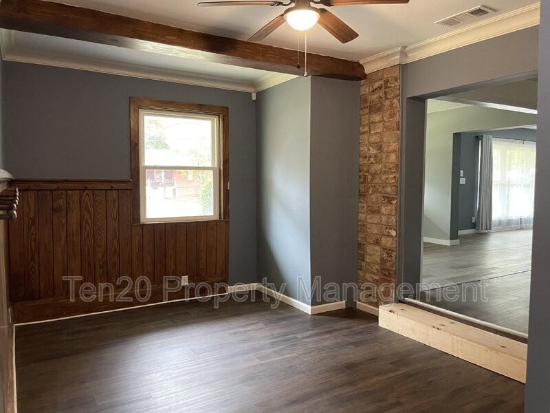 5835 Darral Dr - Photo 5 of 24