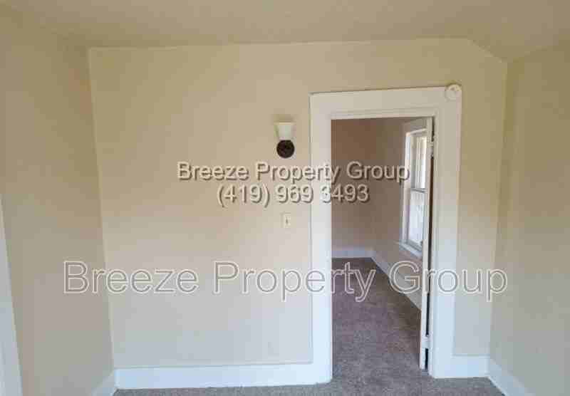 135 Everett St - Photo 5 of 9