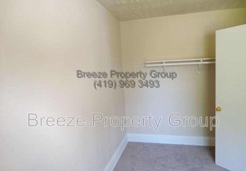 135 Everett St - Photo 6 of 9