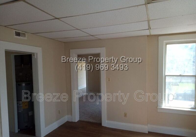 135 Everett St - Photo 7 of 9