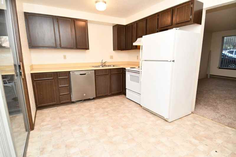 303 Nw Tumlin Ave - Photo 2 of 4