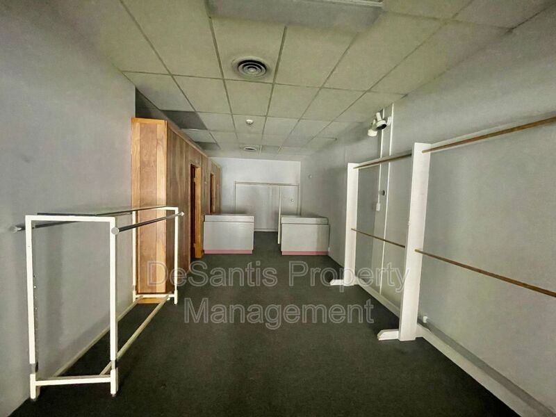 350 Beaver St - Photo 3 of 6