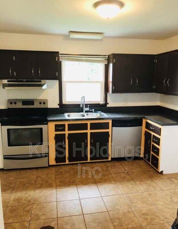 8514 Kennedy Dr - Photo 2 of 7