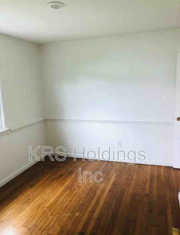 8514 Kennedy Dr - Photo 5 of 7