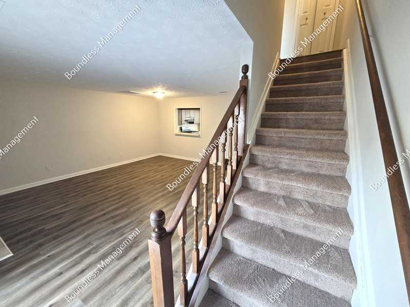 1036 Thornwoode Ln - Photo 7 of 18