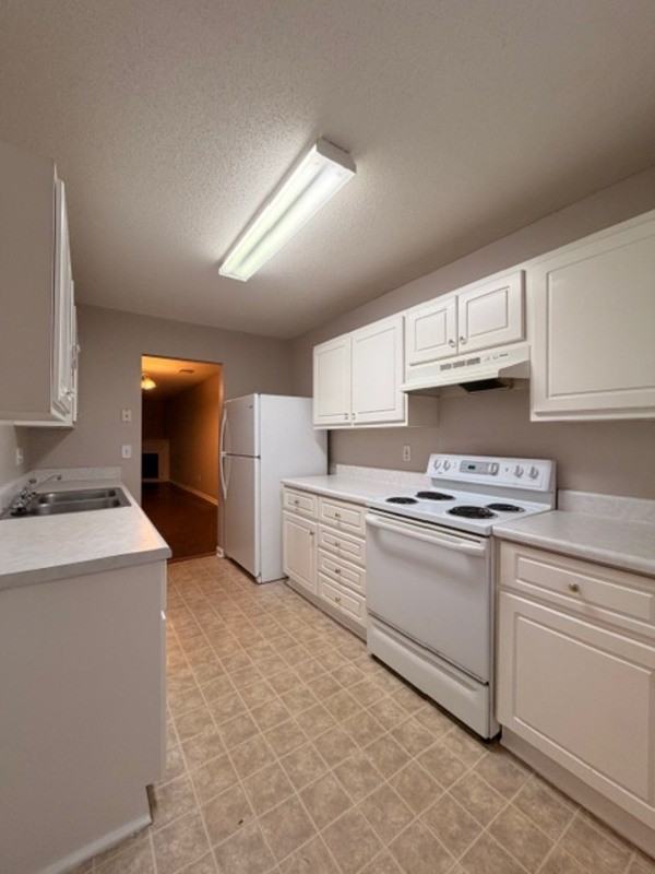 409 Twin Eagles Dr - Photo 3 of 21