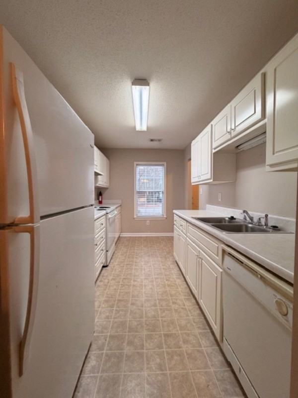 409 Twin Eagles Dr - Photo 7 of 21