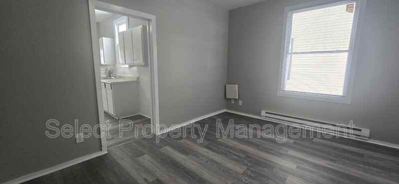 435 Greenwood Ave #1 - Photo 4 of 14