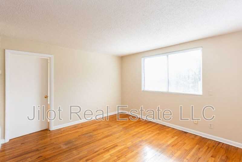 496 Holderness St Sw #8 - Photo 6 of 9