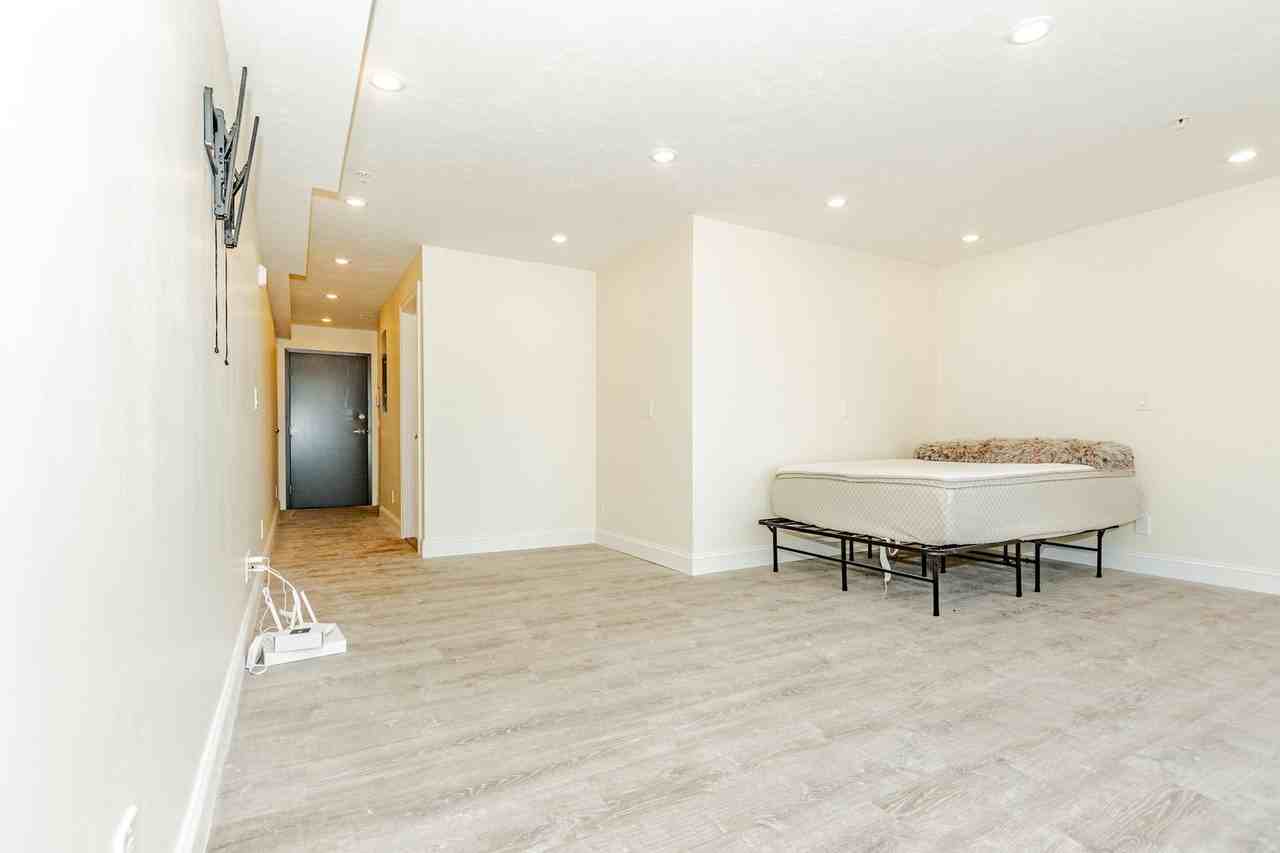 1030 Commonwealth Ave - Photo 6 of 9