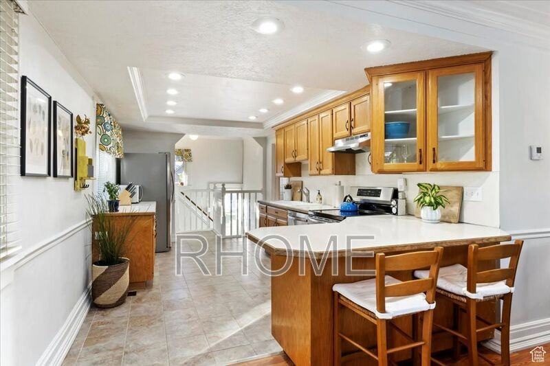 648 E Ramona Ave - Photo 7 of 38