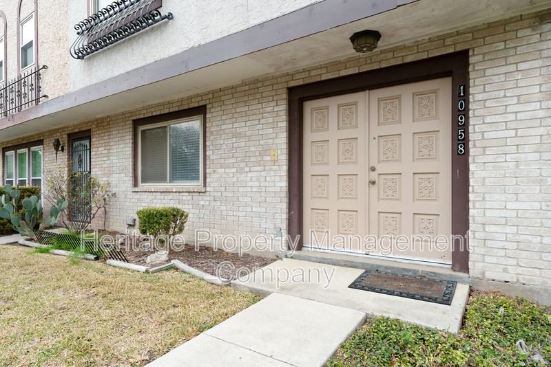 10958 Crown Park - Photo 2 of 34