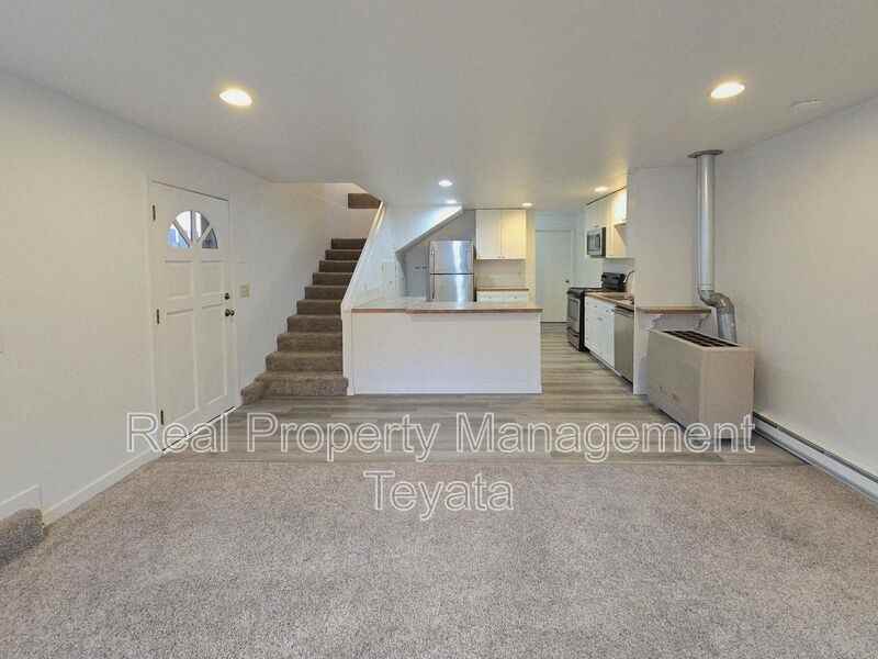 2475 Yew Street Rd #A - Photo 3 of 18