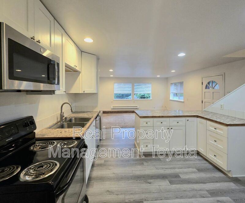 2475 Yew Street Rd #A - Photo 6 of 18