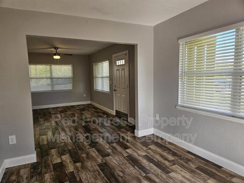 433 South Dr - Photo 5 of 12