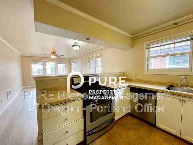 701 Ne 28th Ave #23 - Photo 3 of 10