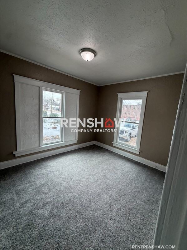 112 Tomlin St - Photo 7 of 25
