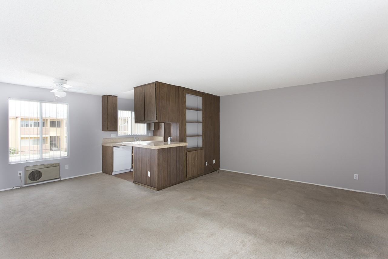 San Remo Court - Photo 3 of 27