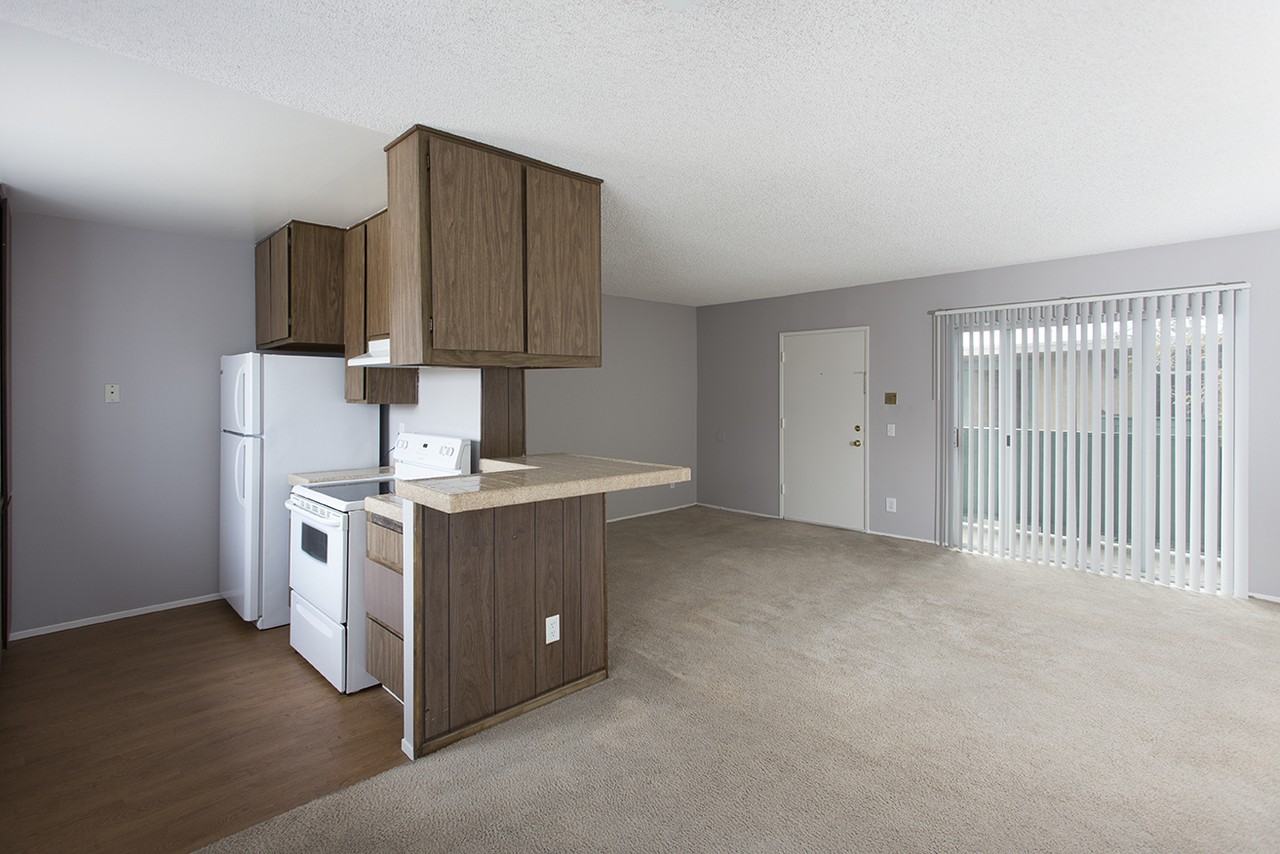 San Remo Court - Photo 6 of 27