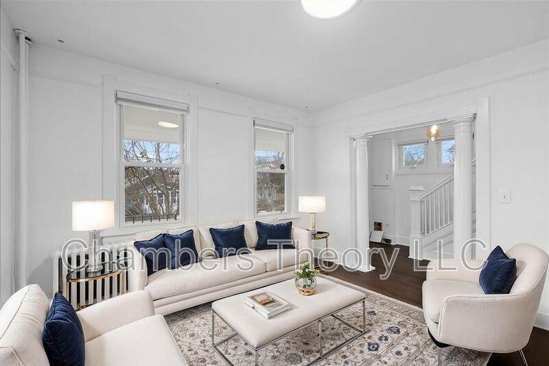 4252 Clay St Ne - Photo 3 of 31