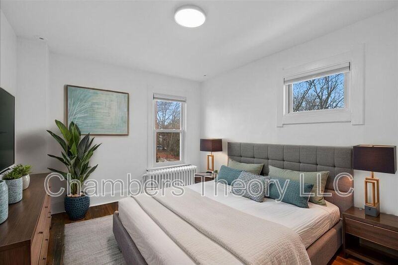 4252 Clay St Ne - Photo 4 of 31