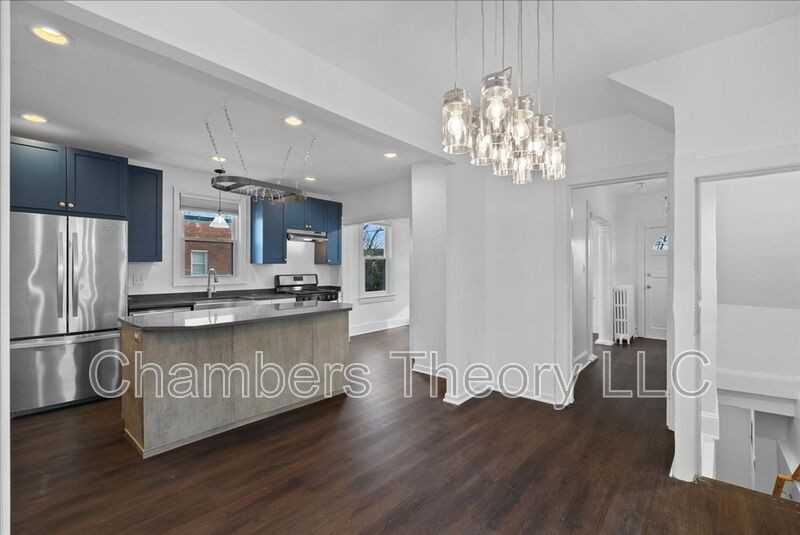 4252 Clay St Ne - Photo 5 of 31