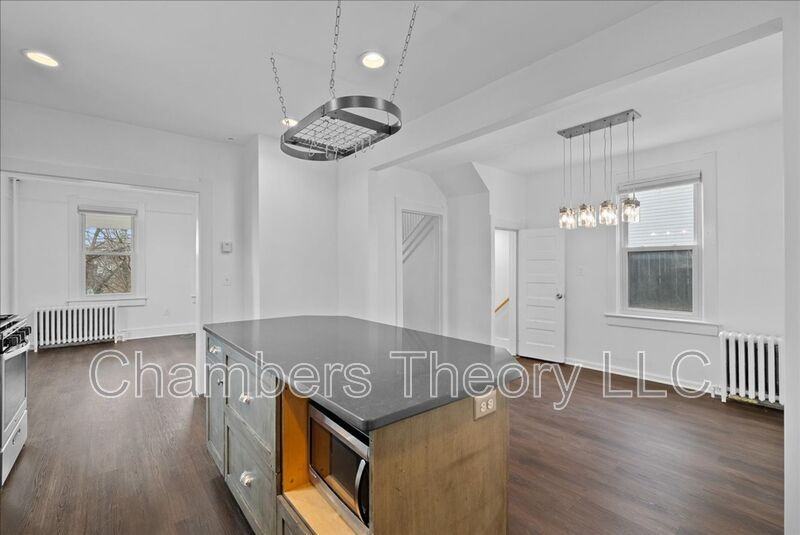 4252 Clay St Ne - Photo 7 of 31