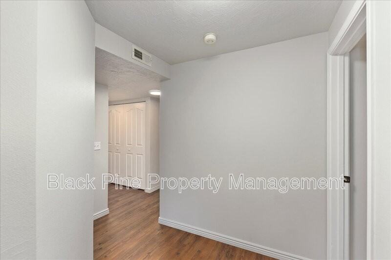 3675 S Gekeler Ln #5 - Photo 6 of 45