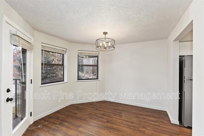 3675 S Gekeler Ln #5 - Photo 7 of 45