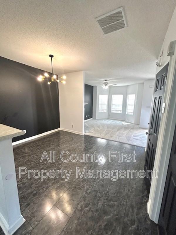 4564 Parkview Sq - Photo 7 of 23