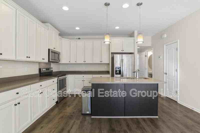 134 Oflannery Ct - Photo 5 of 32