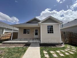 featured image of 405 E 5th St