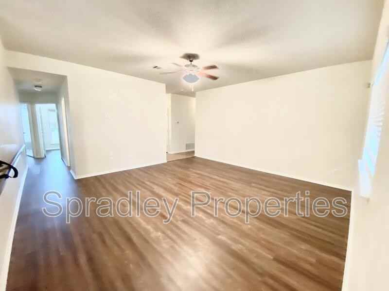 1315 Starlight Dr - Photo 2 of 21