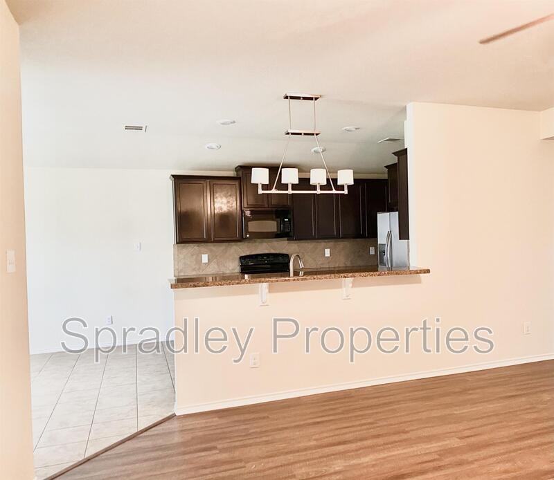 1315 Starlight Dr - Photo 3 of 21