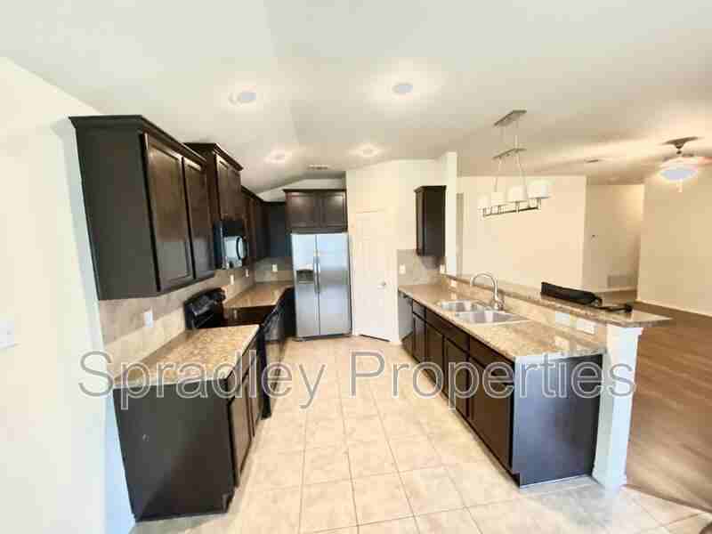 1315 Starlight Dr - Photo 5 of 21