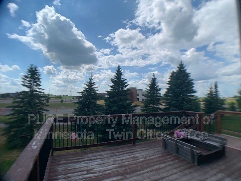 1704 Basswood Ct - Photo 3 of 3