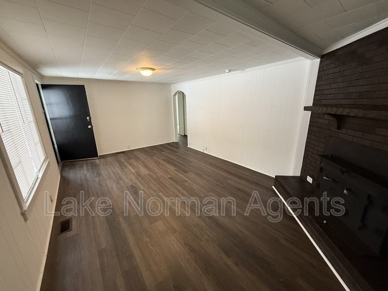 94 Sumner Ave Nw - Photo 2 of 12