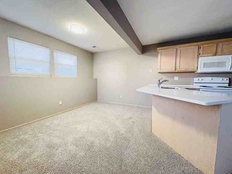 808 Ne Independence Ct - Photo 7 of 19