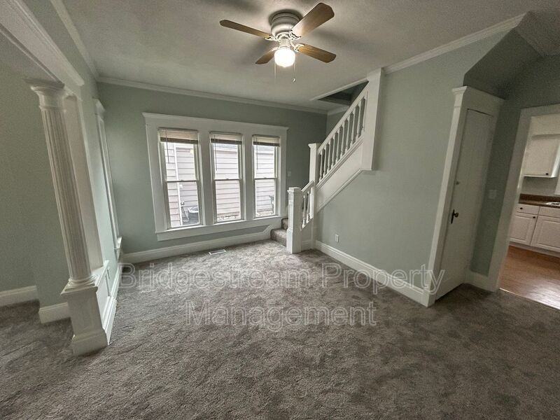 209 S 2nd St - Photo 3 of 7