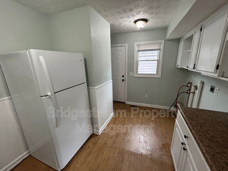 209 S 2nd St - Photo 5 of 7